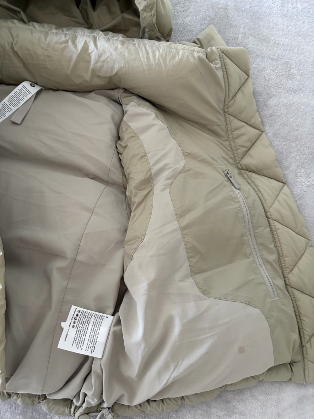 NWOT Lululemon athletica Taupe Puffer Vest with detachable Hood - Picture 10 of 12
